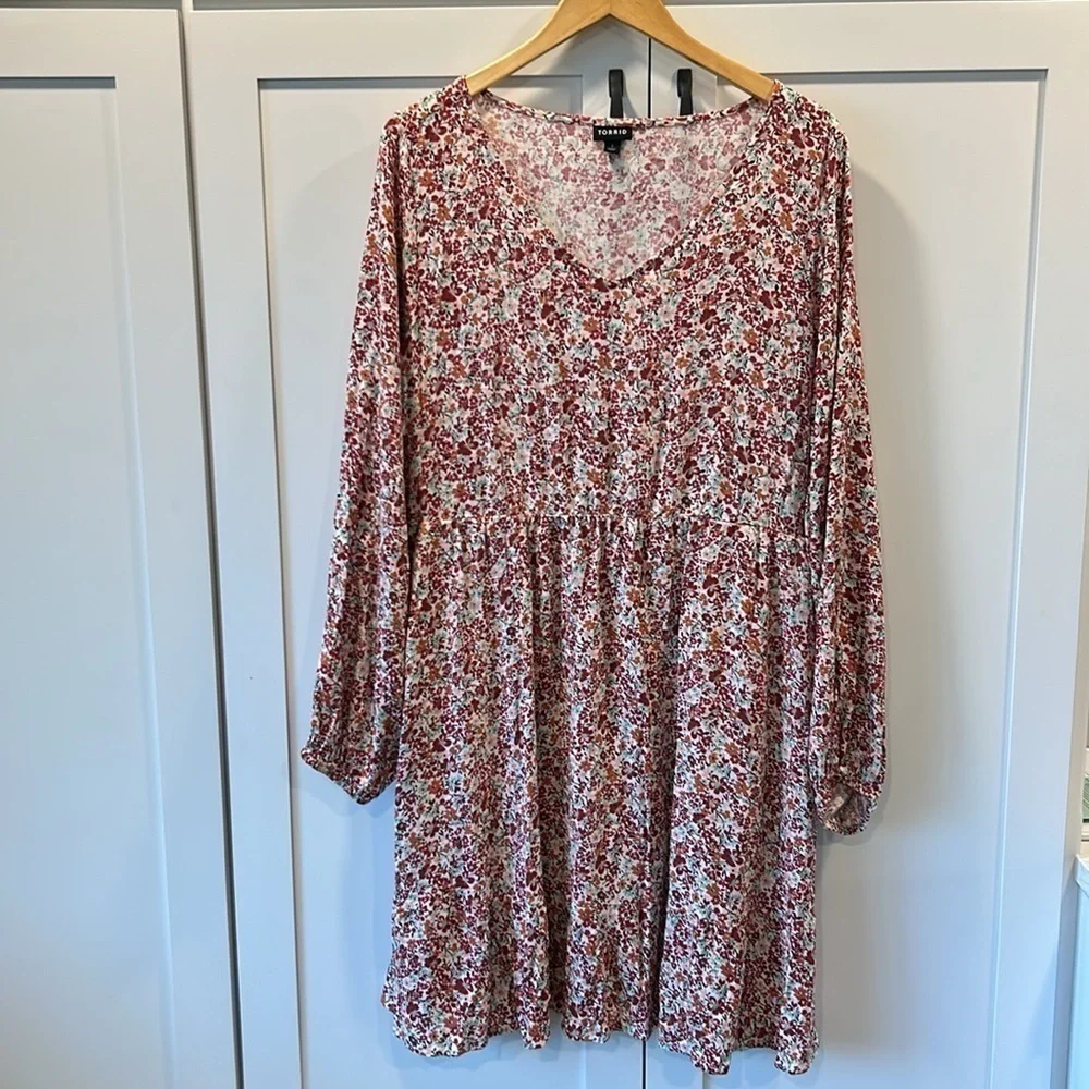 Torrid Voluminous Textured Stretch Rayon Mini‎ Skater Dress Wild Flowers Size 1